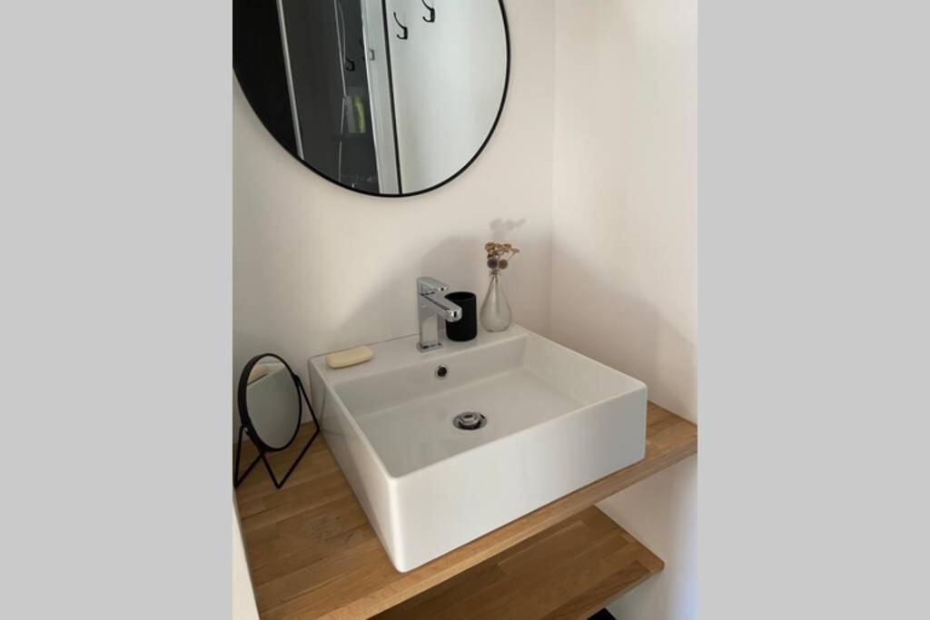 Le Clos Du Mesnil, Logement Totalement Independant Le Tourne Luaran gambar
