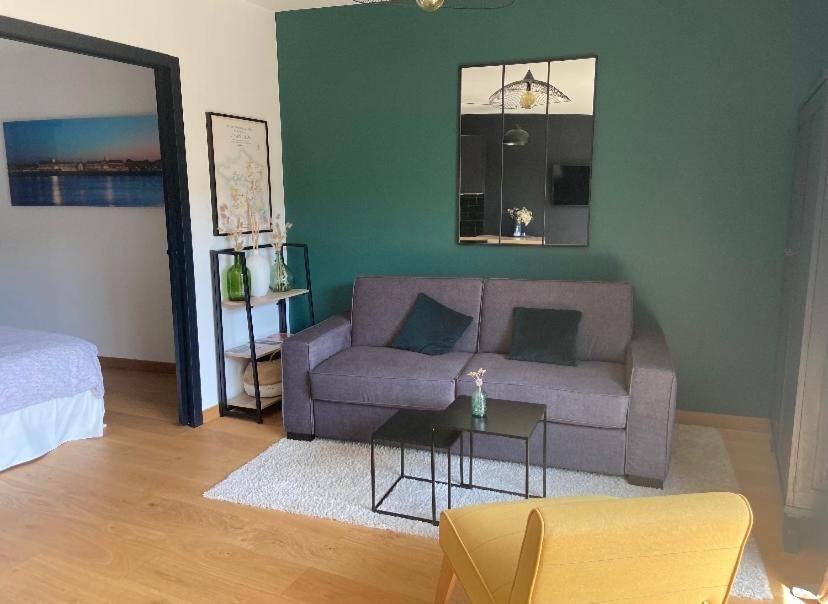Le Clos Du Mesnil, Logement Totalement Independant Le Tourne Luaran gambar
